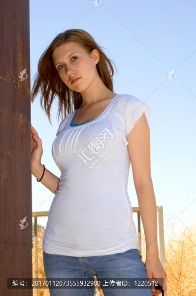 年輕的女人