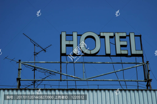 酒店的霓虹燈