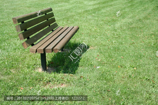 公園的長椅上