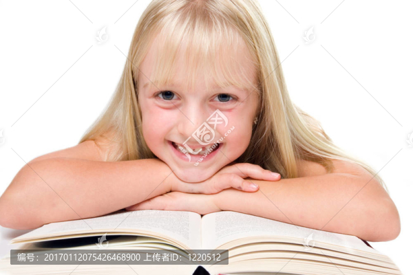 讀書的女孩