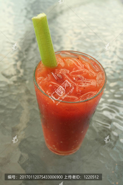 芹菜血瑪麗雞尾酒