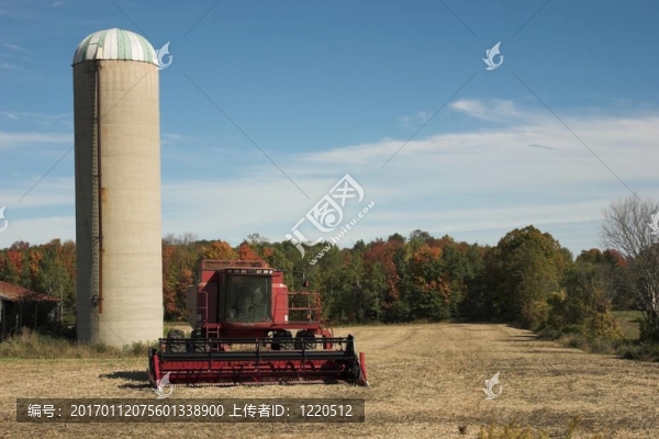 耕地機(jī)