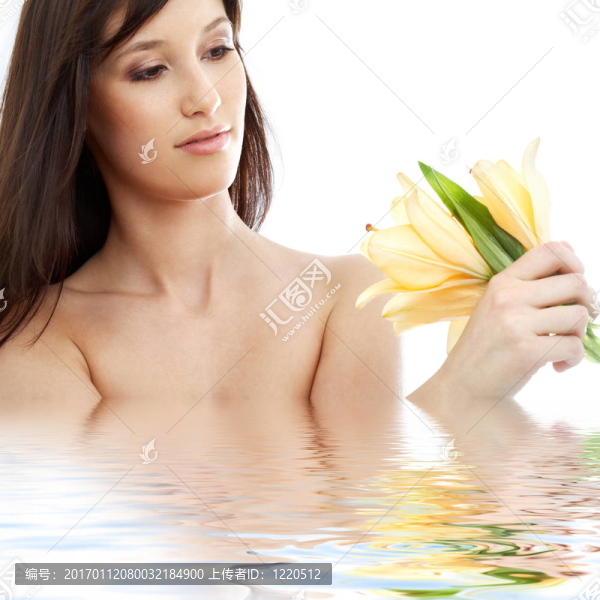 黃色的百合花在水中2黑色的快樂(lè)