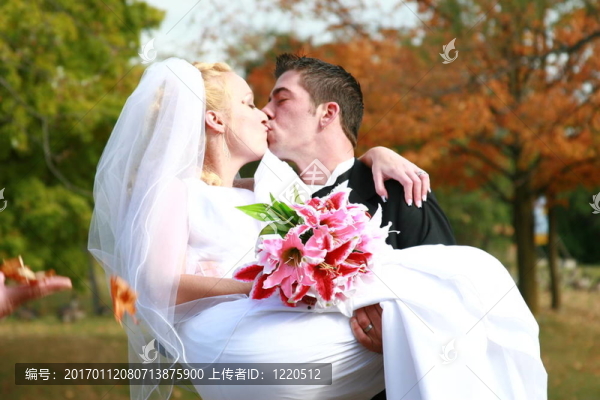 剛剛結(jié)婚