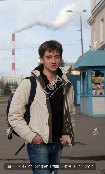 城市街上的男人