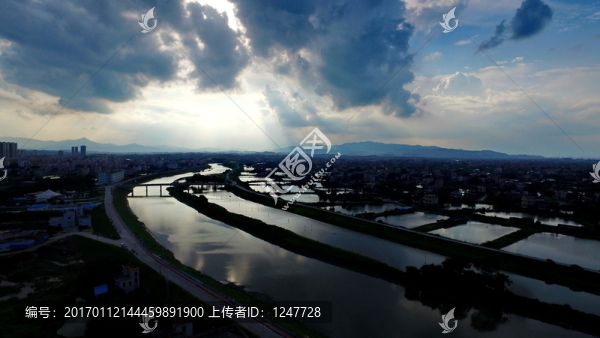 水鄉(xiāng)的河
