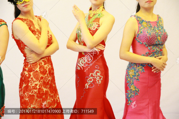 裙裝美女模特