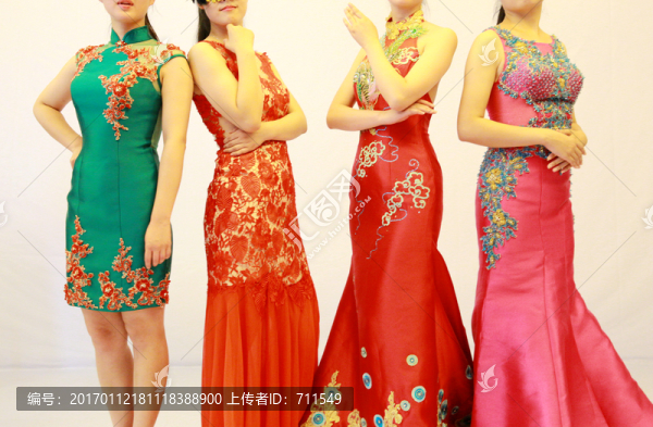 美女裙裝模特