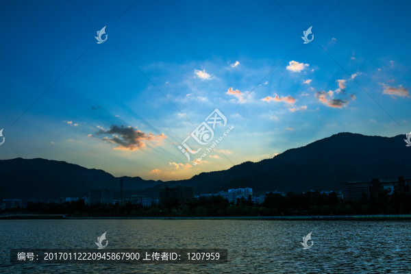 晚霞
