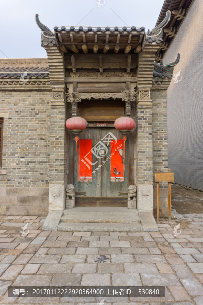 老宅子大門