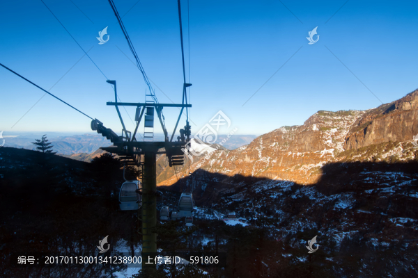 轎子雪山登山纜車風(fēng)光