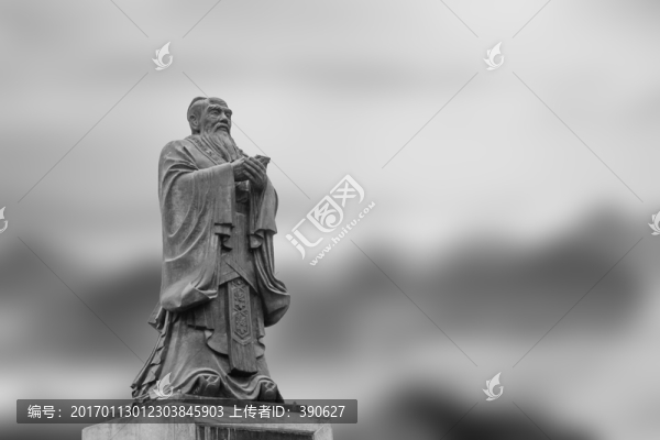 孔子立像