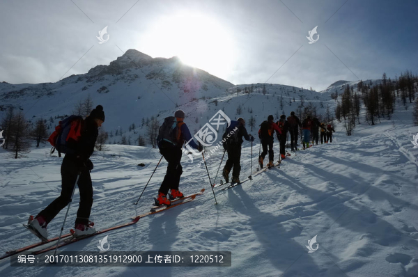 窮鄉(xiāng)僻壤滑雪者