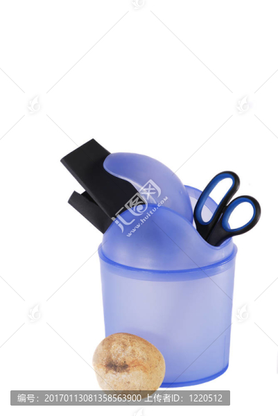 巖石；紙；剪刀；在垃圾桶里