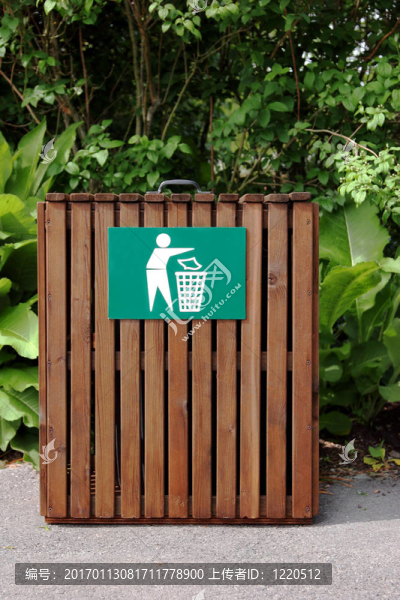 木制垃圾桶
