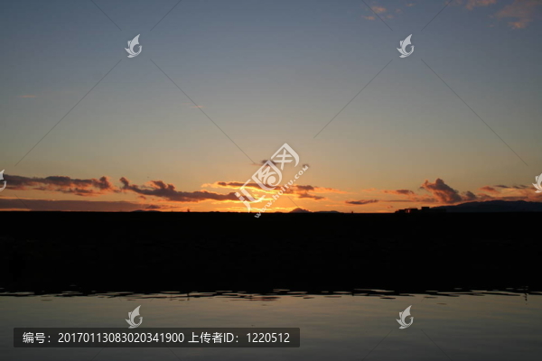 防波堤的日落