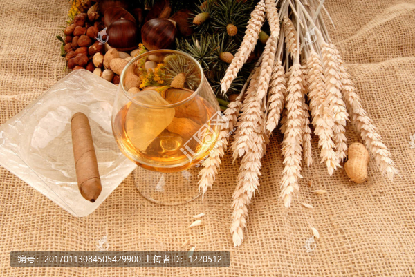 季節(jié)；堅果和干邑
