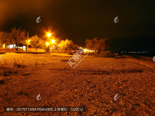夜晚的海灘