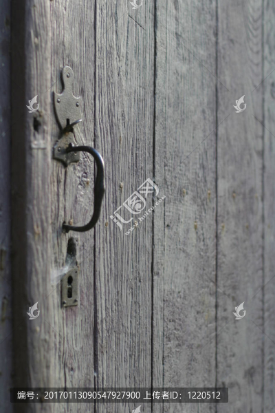 谷倉(cāng)的門(mén)