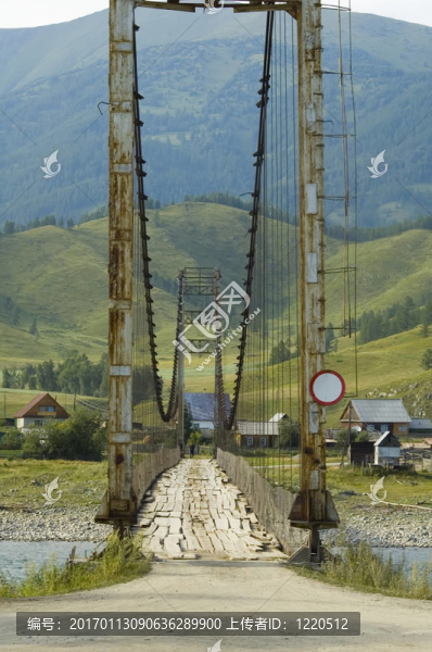 在Katun河大橋