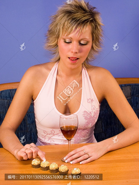 年輕的女人