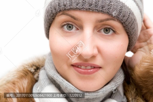 美麗的女人的臉接近