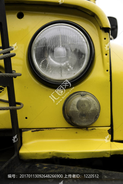 吉普車(chē)特寫(xiě)