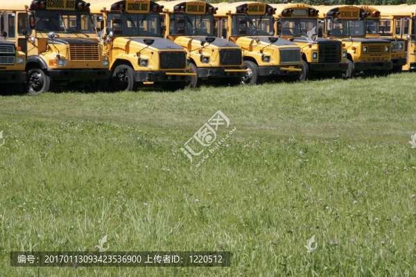 校車