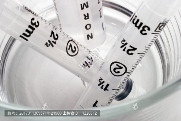 針在玻璃