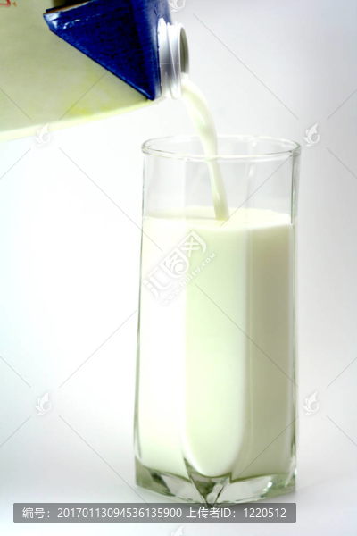 一杯牛奶