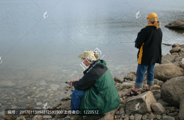 男人和女人釣魚