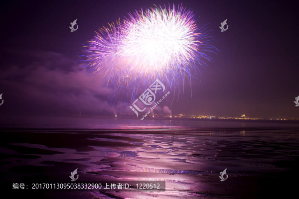 在海灘上的煙火