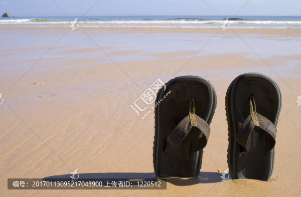 海灘上的涼鞋