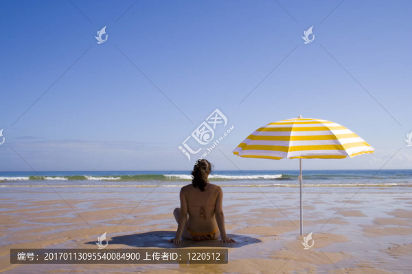 海灘上的女人