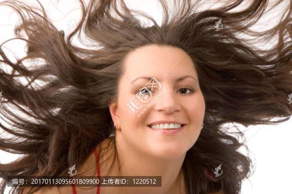 帶著飛頭發(fā)的女人