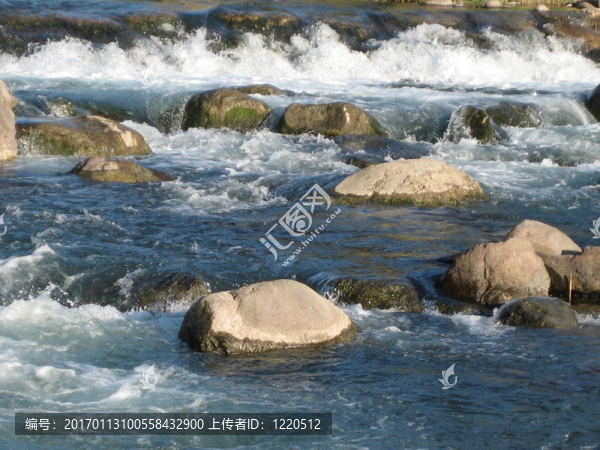 水和石頭