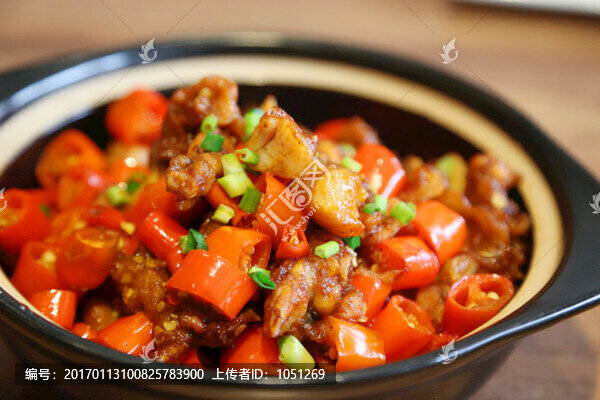 美味巖蛙煲