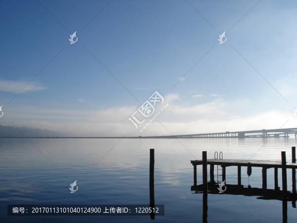 平靜的湖