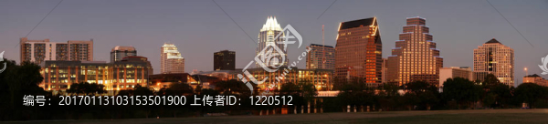 市中心的奧斯丁；德克薩斯在夜間