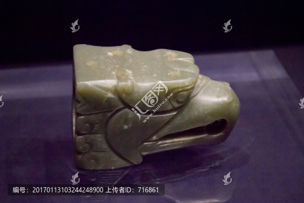 玉鷹首