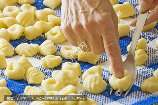 手工餃子
