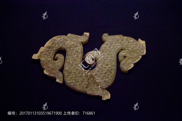 龍紋玉飾