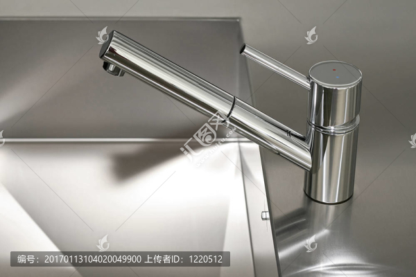 銀色的水龍頭