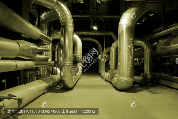 在發(fā)電廠的不同尺寸和形狀的管道