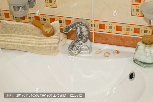 水龍頭的細(xì)節(jié)