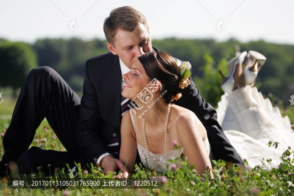 幸福新婚夫婦
