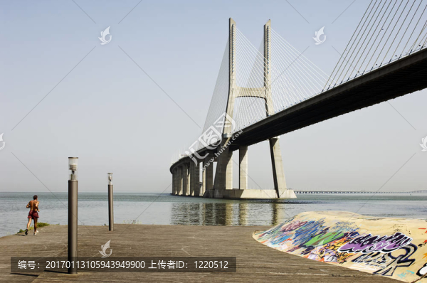 孤獨(dú)的運(yùn)動(dòng)員