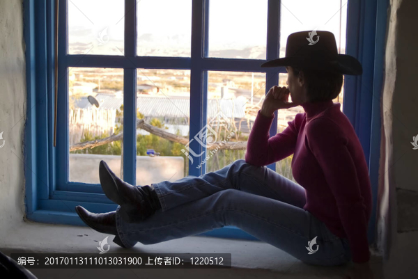 凝視窗外