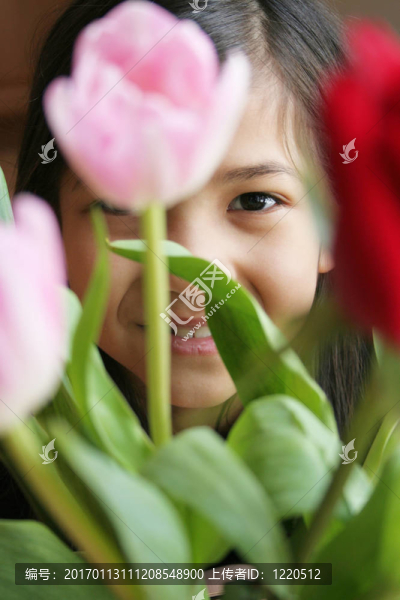 孩子偷看到的花