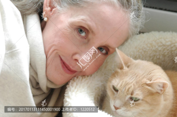 女人和貓